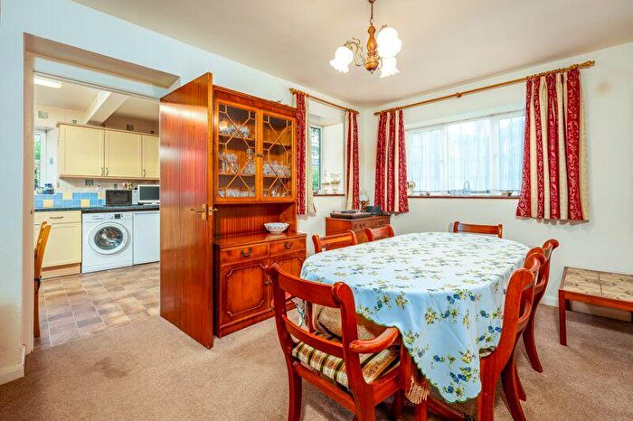 3 Bedroom Cottage For Sale In The Poplars, Upper Wardington., OX17
