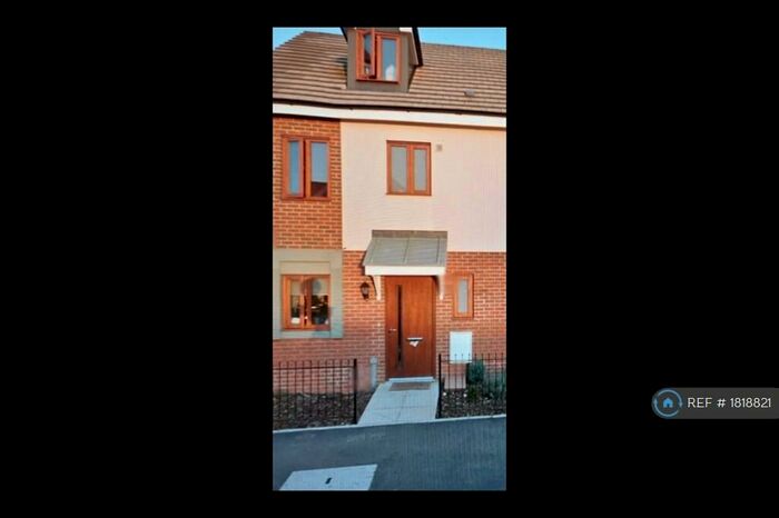 3 Bedroom Semi-Detached House To Rent In Poppy Avenue, Milton Keynes, MK10