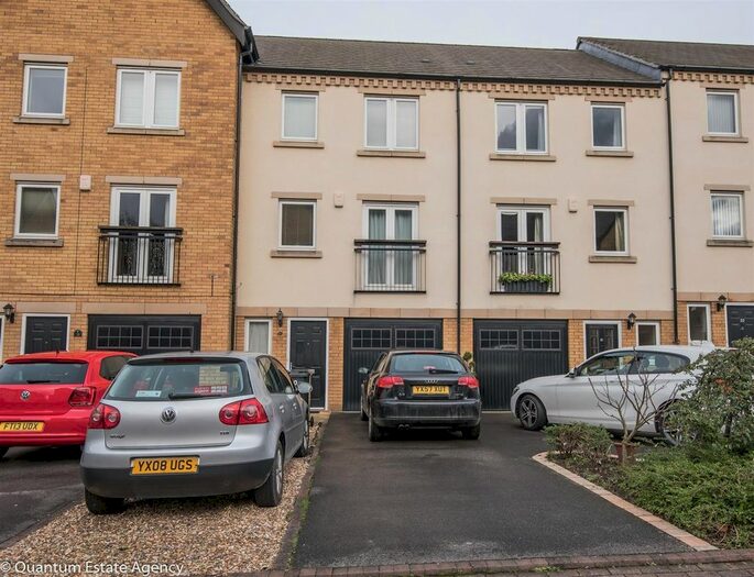 4 Bedroom Town House To Rent In William Court, Blue Bridge Lane, York, YO10