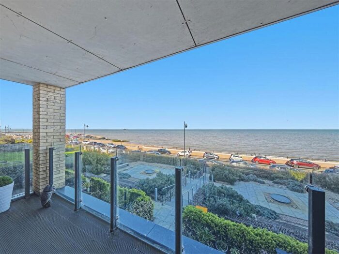2 Bedroom Apartment For Sale In Central Parade, Herne Bay, CT6
