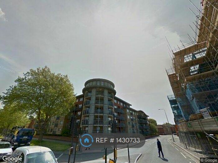 2 Bedroom Flat To Rent In Quadrant Court, Reading, RG1