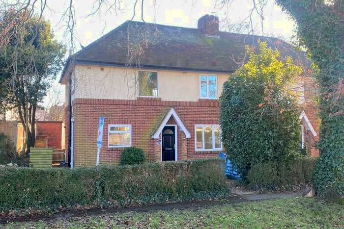 3 Bedroom Semi-Detached House To Rent In Frosthole Crescent, Fareham, PO15