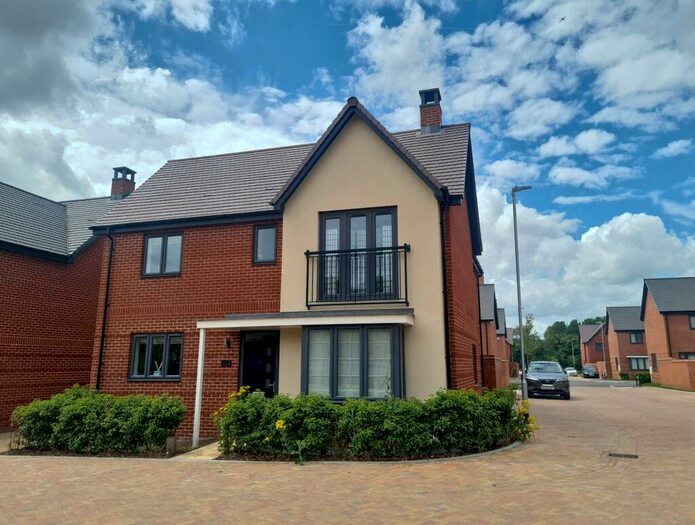 4 Bedroom Detached House To Rent In Minerva Meadow, Dunstable, LU5