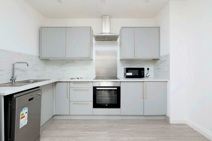 4 Bedroom Flat To Rent In Bristol Road, BN2