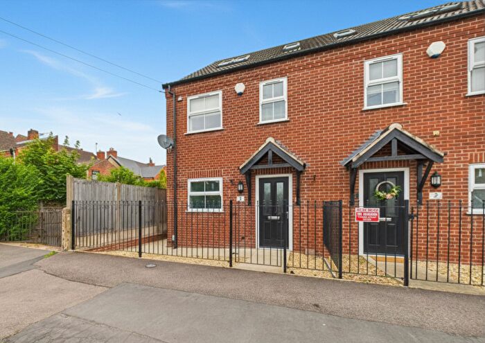 3 Bedroom Semi-Detached House To Rent In Quarry Way, Somercotes, DE55