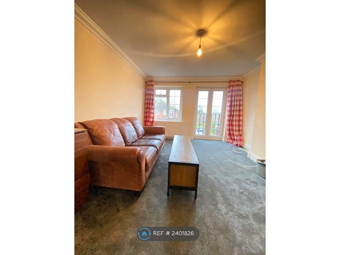 2 Bedroom Flat To Rent In St. Peters Way, London, W5