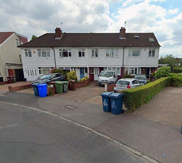 3 Bedroom Terraced House To Rent In Waverley Road, Harrow, HA2