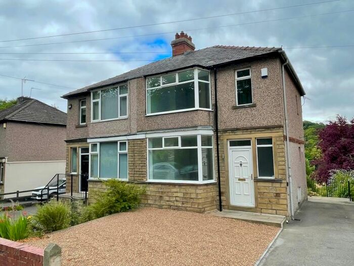 3 Bedroom Semi-Detached House To Rent In Meltham Road, Huddersfield, HD4