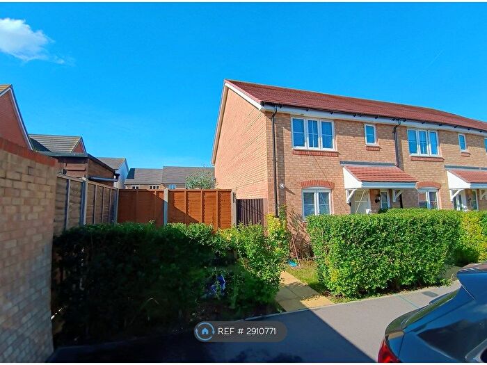 3 Bedroom End Terrace House To Rent In Duffet Drive, Winnersh, Wokingham, RG41