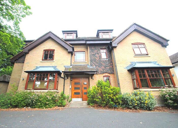 2 Bedroom Flat To Rent In Wimborne Road, Bournemouth, Dorset, BH3