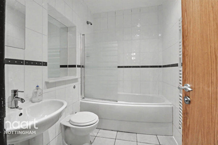 2 Bedroom Flat To Rent In Hartley Road, Nottingham, NG7