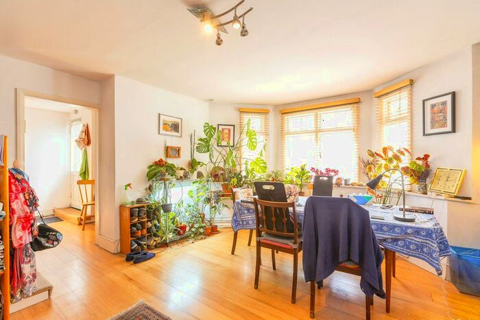 3 Bedroom Flat To Rent In Denver Road, Stoke Newington, N16