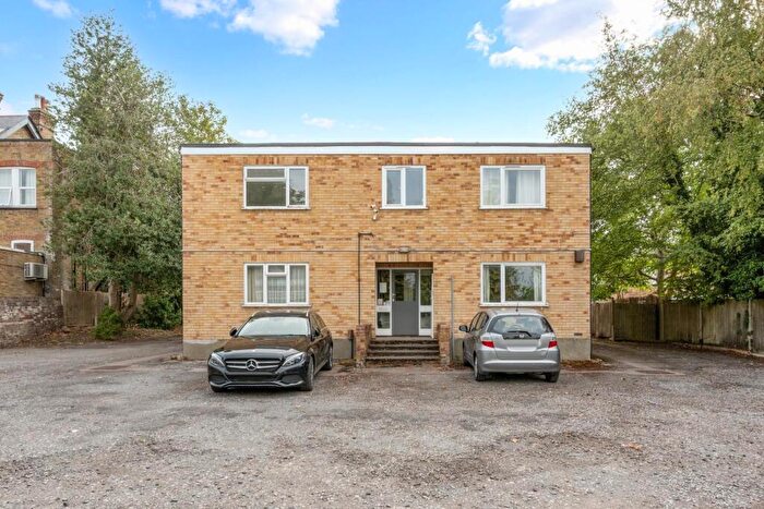 2 Bedroom Flat For Sale In College Road, Epsom, KT17