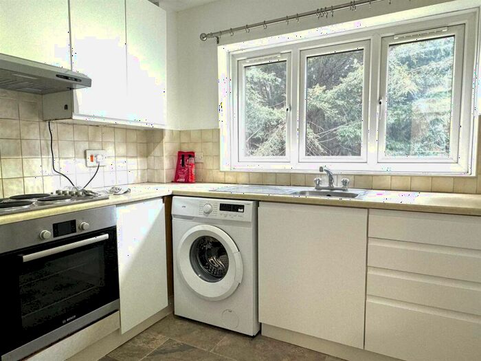 1 Bedroom Apartment To Rent In Albert Road, London, SE25