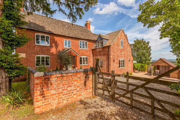 4 Bedroom Detached House For Sale In Elmley Road, Evesham, WR11