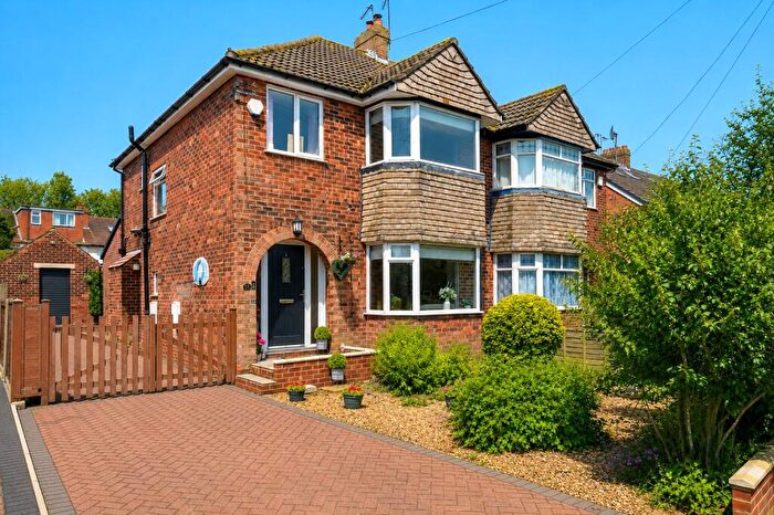 3 Bedroom Semi-Detached House For Sale In Nursery Grove, Leeds, LS17