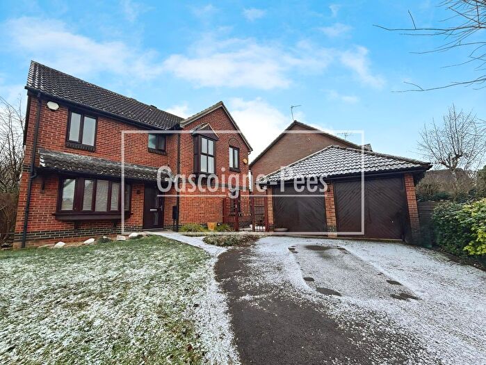 4 Bedroom Detached House To Rent In Jersey Close, Guildford, GU4