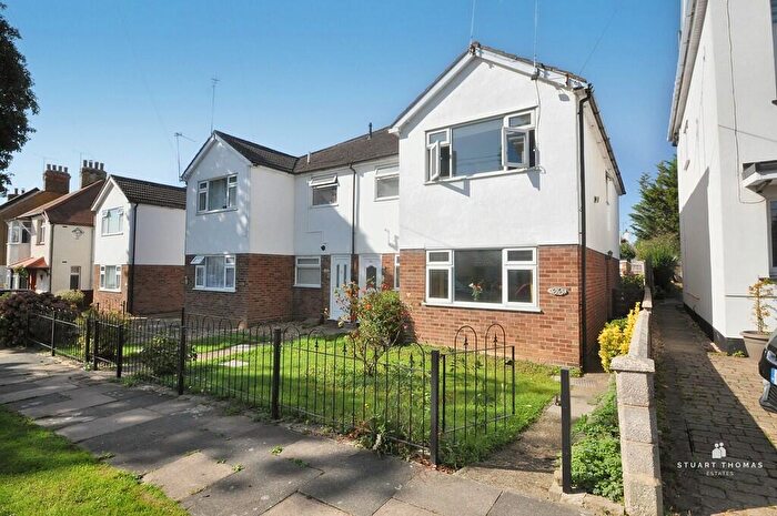 2 Bedroom Apartment For Sale In Tankerville Drive, Leigh-on-Sea, SS9