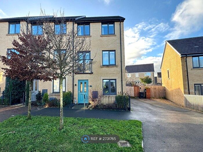 3 Bedroom Semi-Detached House To Rent In Blackberry Road, Frome, BA11