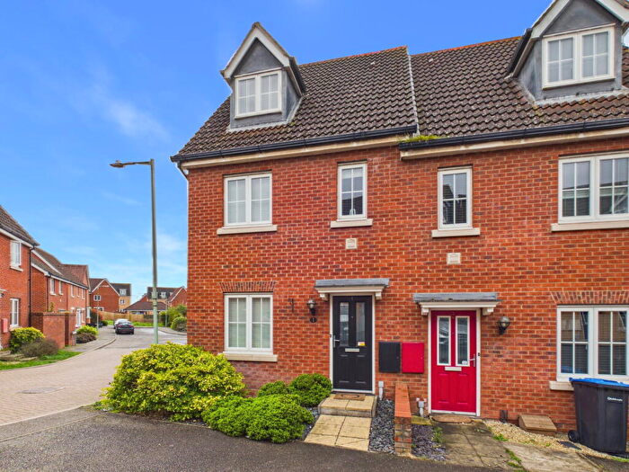 3 Bedroom End Of Terrace House For Sale In Nuthatch Close, Stowmarket, IP14