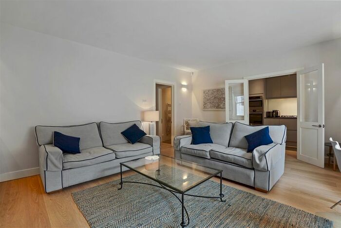 2 Bedroom Flat To Rent In Sulgrave Road, Brook Green, W6