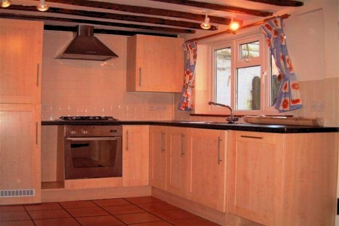 2 Bedroom Property To Rent In High Street, Burwash, TN19