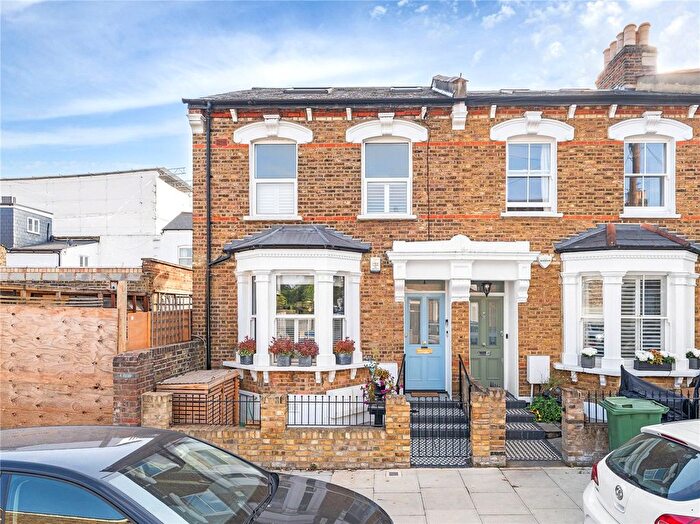 2 Bedroom Flat For Sale In Fellbrigg Road, East Dulwich, London, SE22