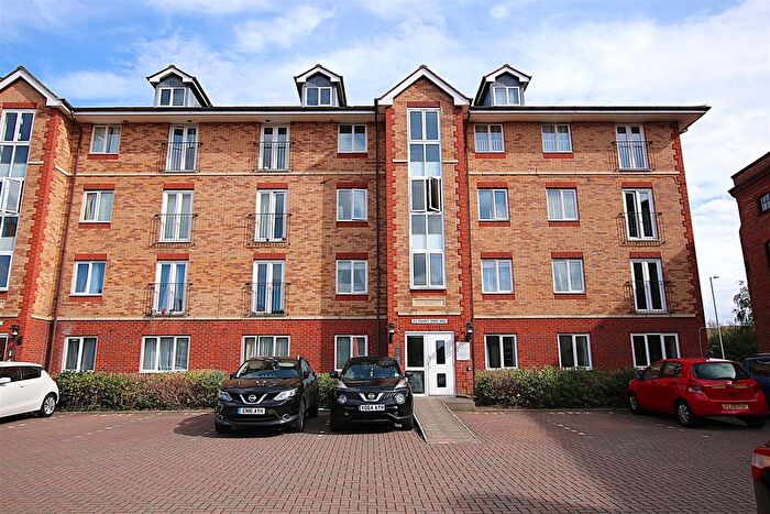 2 Bedroom Flat For Sale In Henry Bird Way, Northampton, NN4