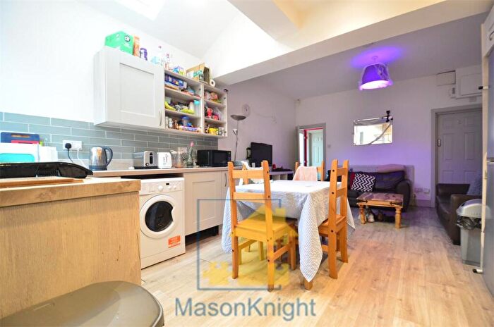 6 Bedroom Terraced House To Rent In Katie Road Selly Oak, B29