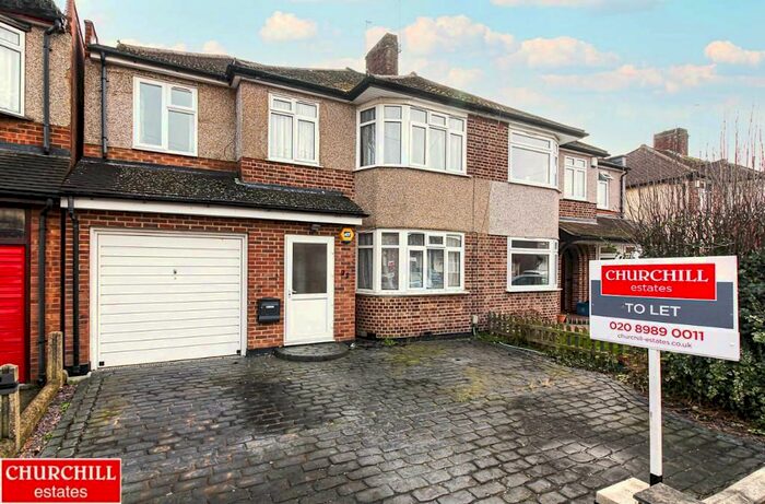 4 Bedroom Terraced House To Rent In Kirkland Avenue, Ilford, Essex, IG5