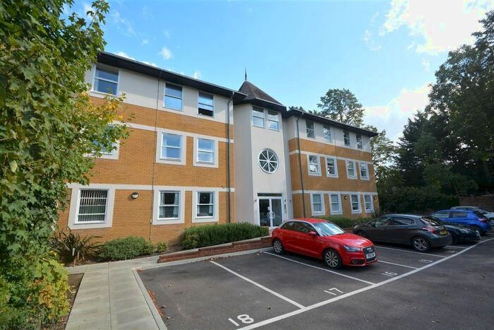 1 Bedroom Flat To Rent In Cricket Green, Mitcham, CR4