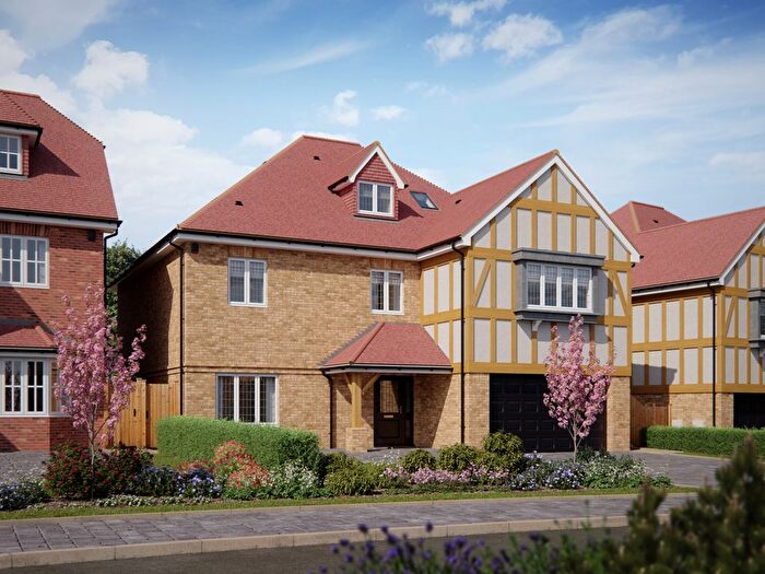 4 Bedroom Detached House For Sale In Hall Lane, Upminster, RM14