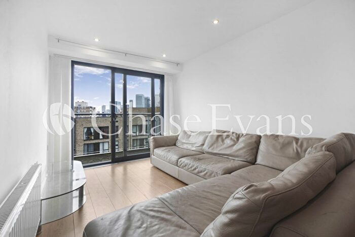 1 Bedroom Flat To Rent In Aqua Vista Square, Bow, London, E3