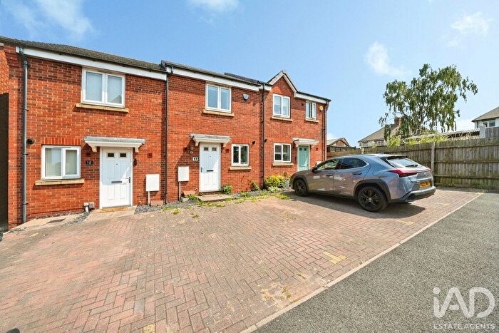 2 Bedroom Terraced House For Sale In Bobeche Place, Kingswinford, DY6