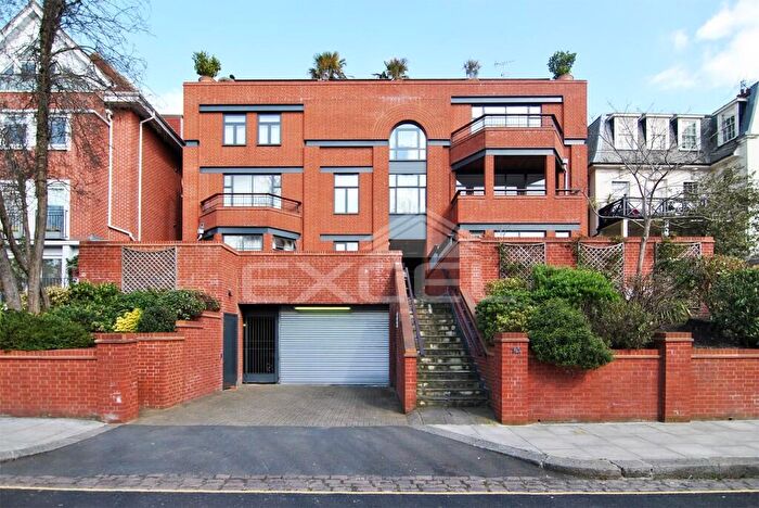 2 Bedroom Apartment To Rent In Lindfield Gardens, Hampstead, London, NW3