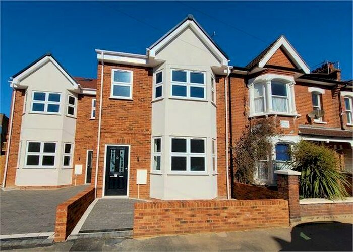 4 Bedroom Semi-Detached House To Rent In Lansdowne Avenue, Leigh On Sea, Leigh On Sea, SS9