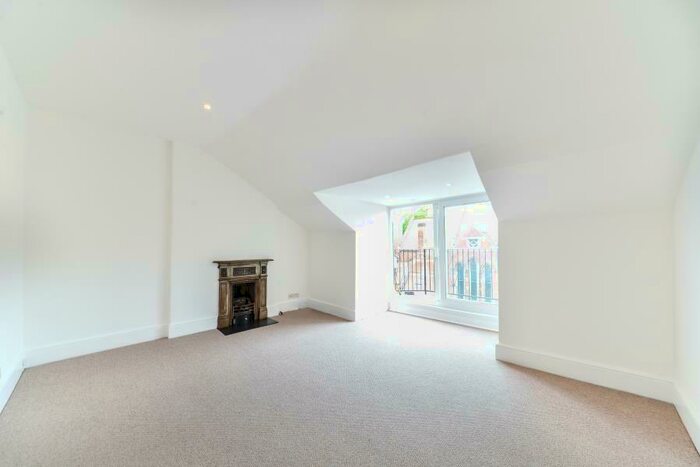 2 Bedroom Flat To Rent In Jacksons Lane, Highgate Village, N6