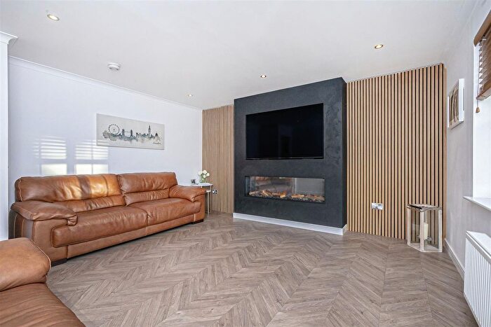 4 Bedroom Detached House For Sale In Bramble Crescent, Dunfermline, KY11