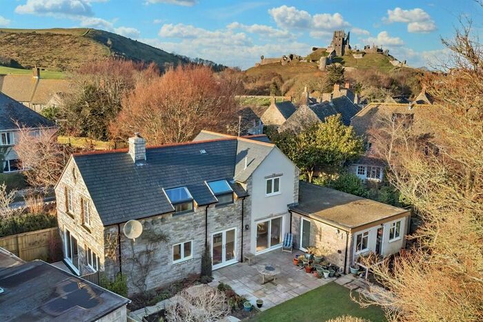 4 Bedroom Detached House For Sale In Corfe Castle, BH20