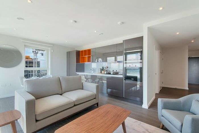 2 Bedroom Flat To Rent In Cassia Point, Glasshouse Gardens, Stratford, E20