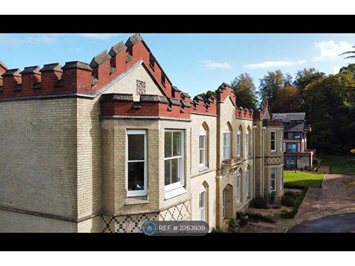 2 Bedroom Flat To Rent In Uplands House, Cryers Hill, High Wycombe, HP15