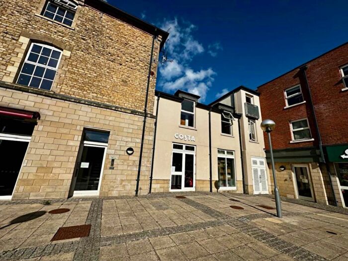 1 Bedroom Flat To Rent In Burgess Square, Brackley, NN13