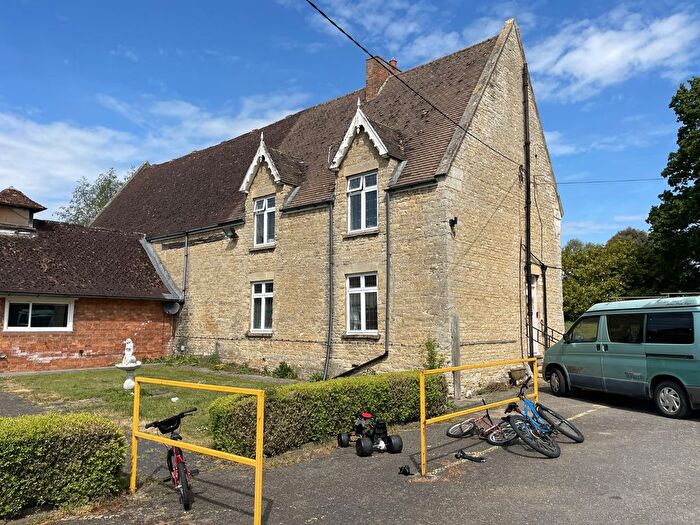 3 Bedroom Cottage To Rent In Hinwick Hall, Wellingborough, Northamptonshire, NN29