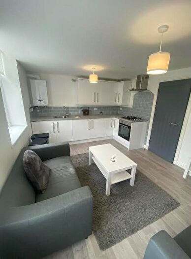 2 Bedroom Flat To Rent In Parkfield Place, Cardiff, CF14