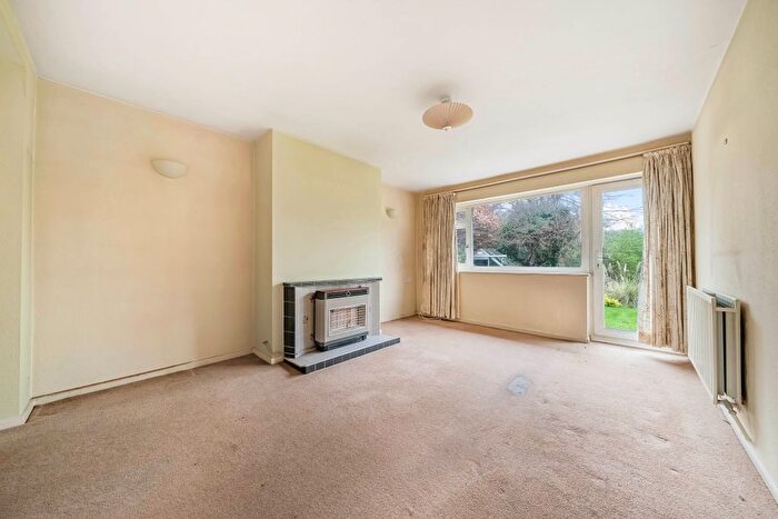 3 Bedroom Bungalow For Sale In Highridge, Alton, Hampshire, GU34