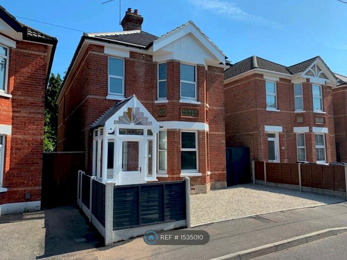 6 Bedroom Detached House To Rent In Sedgley Road, Bournemouth, BH9