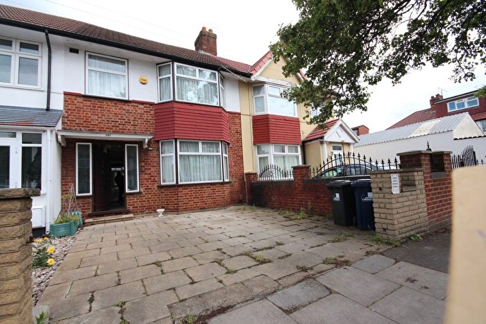 3 Bedroom Terraced House To Rent In Tavistock Avenue, Perivale, UB6
