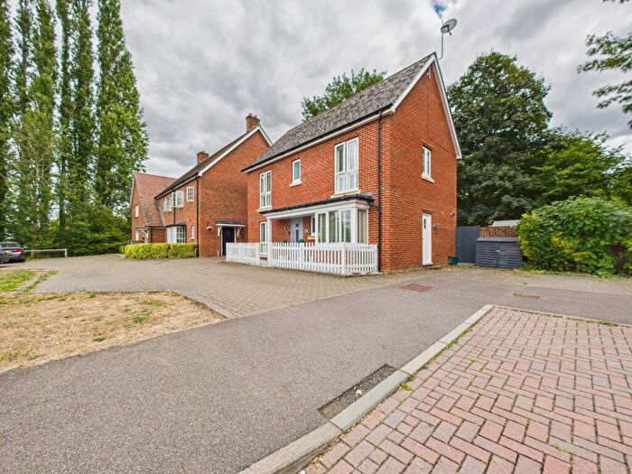 3 Bedroom Detached House For Sale In Maidas Way, Aldermaston, RG7