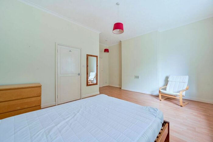 1 Bedroom Flat To Rent In Victoria Way, Charlton, London, SE7