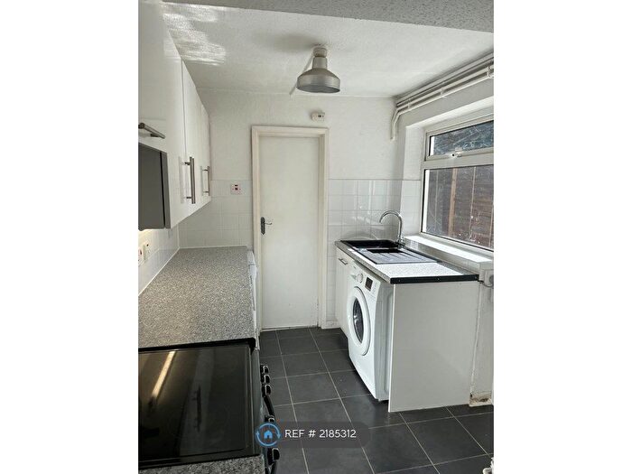 1 Bedroom Flat To Rent In Millfields Road, London, E5